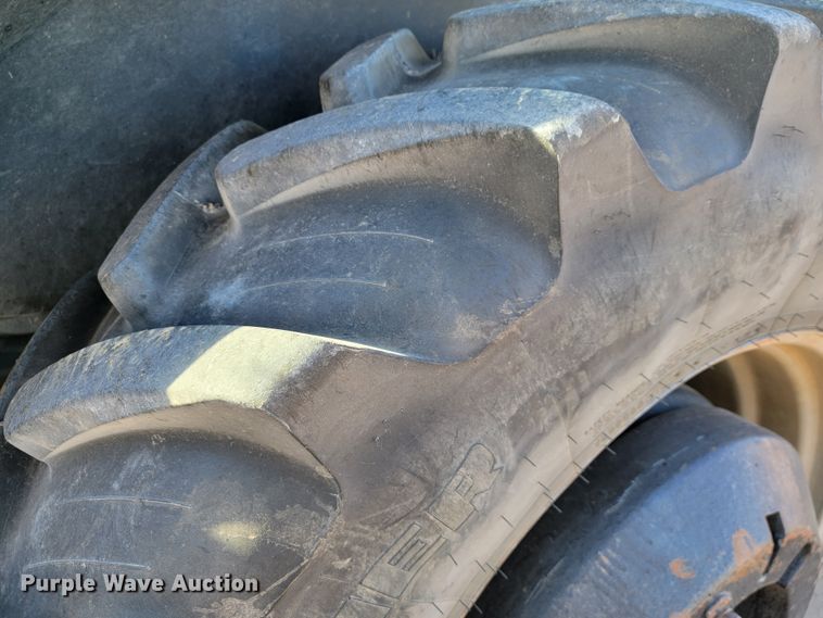 image for item IX9570 1998 Case IH MX120  tractor