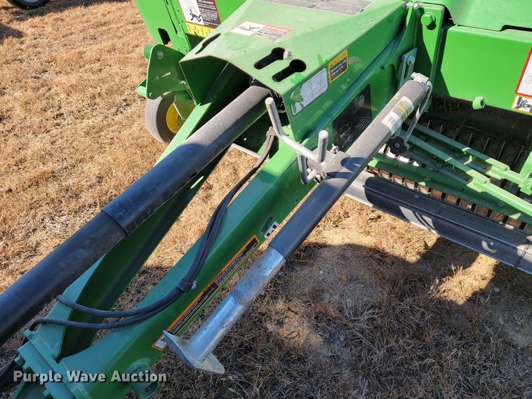 image for item IX9571 2018 John Deere 560M  round baler