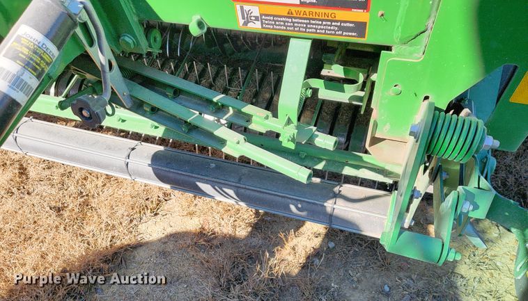 image for item IX9571 2018 John Deere 560M  round baler