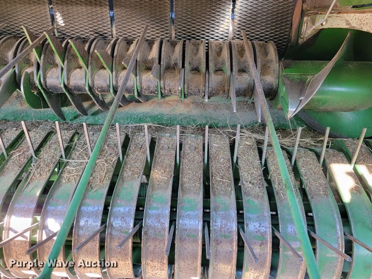 image for item IX9571 2018 John Deere 560M  round baler