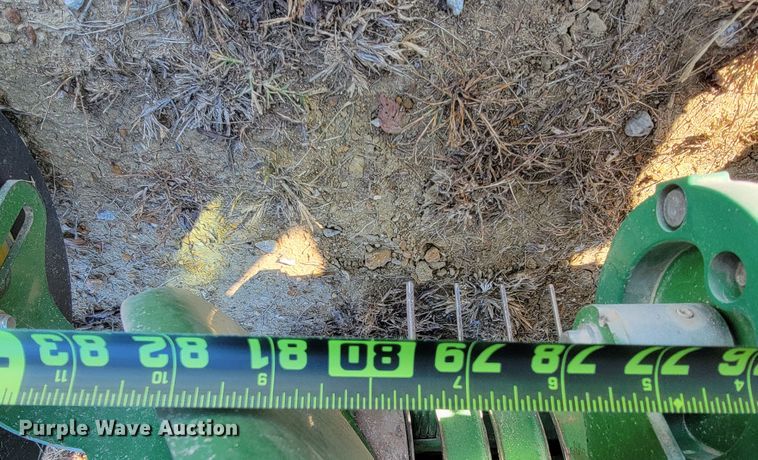 image for item IX9571 2018 John Deere 560M  round baler