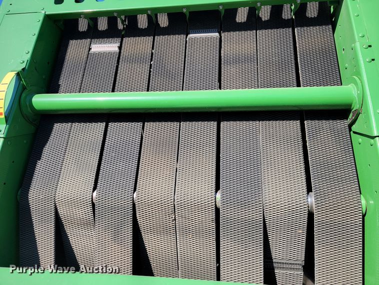 image for item IX9571 2018 John Deere 560M  round baler