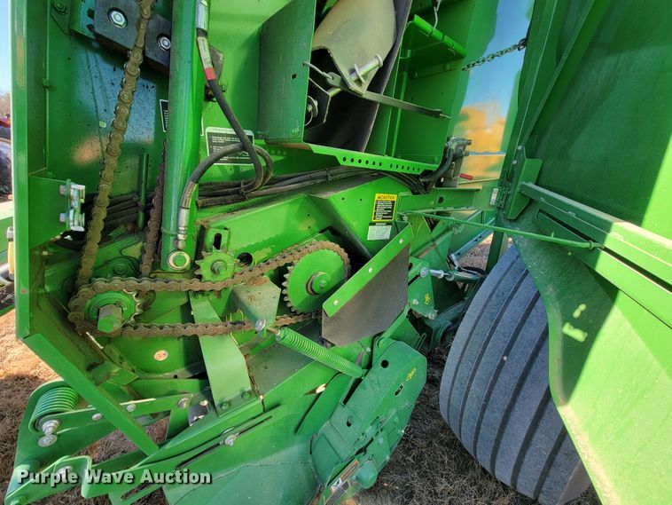 image for item IX9571 2018 John Deere 560M  round baler