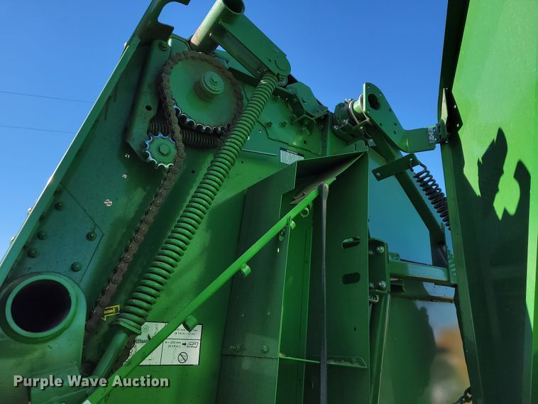 image for item IX9571 2018 John Deere 560M  round baler