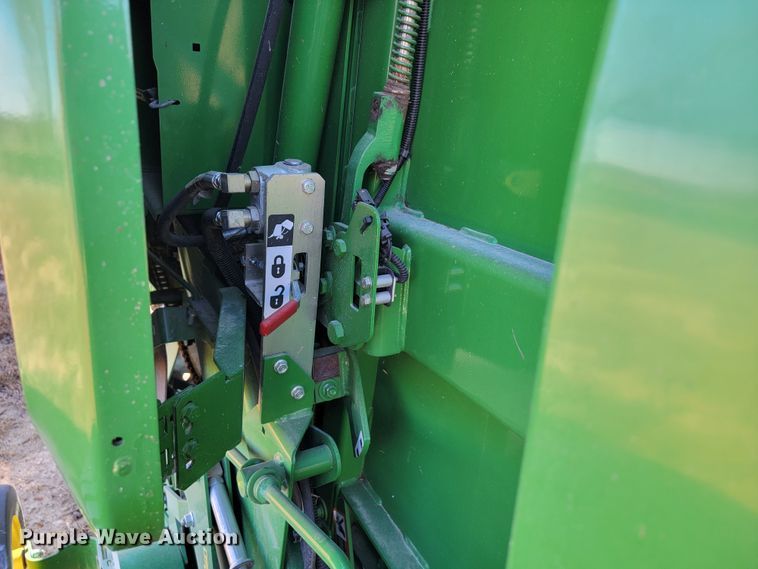 image for item IX9571 2018 John Deere 560M  round baler