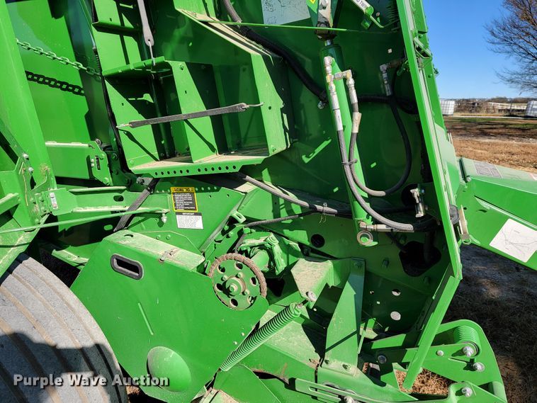 image for item IX9571 2018 John Deere 560M  round baler