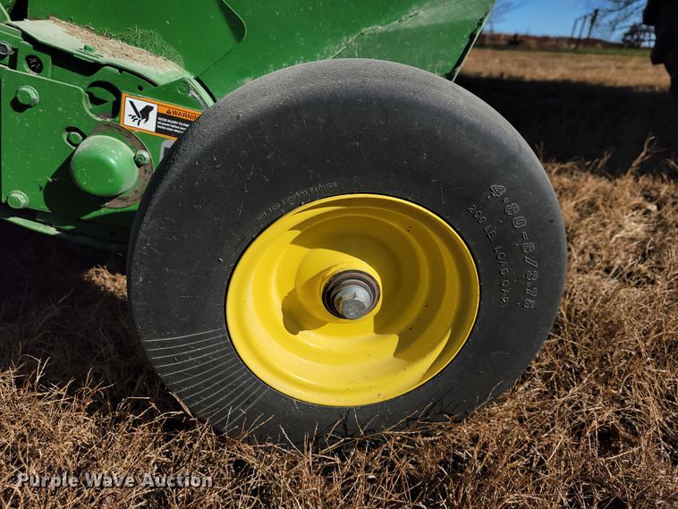 image for item IX9571 2018 John Deere 560M  round baler