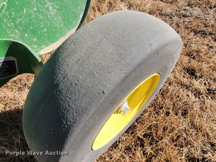 image for item IX9571 2018 John Deere 560M  round baler