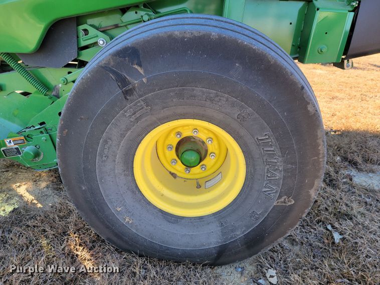 image for item IX9571 2018 John Deere 560M  round baler