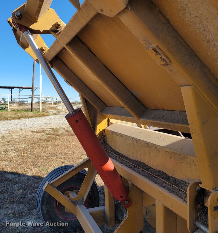 image for item IX9572 Duratech HayBuster 2650  bale processor