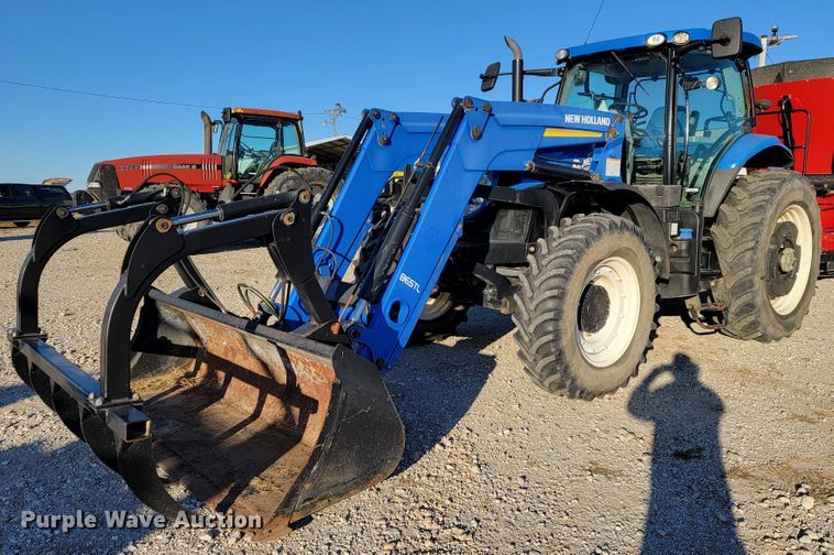 image for item IX9574 2014 New Holland T7.220  MFWD tractor