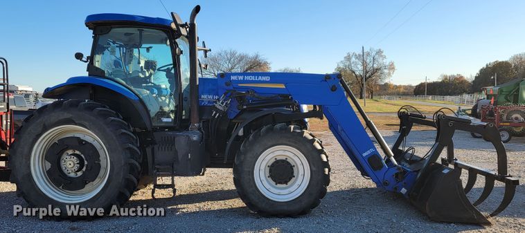 image for item IX9574 2014 New Holland T7.220  MFWD tractor