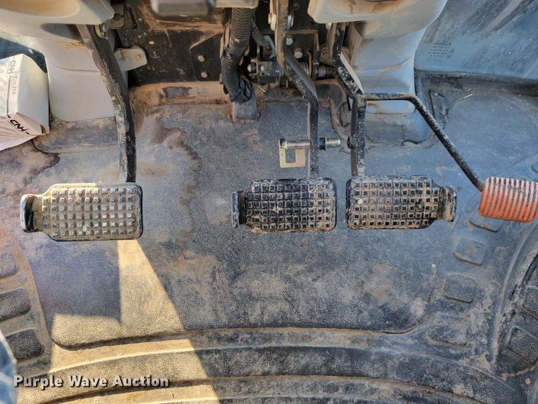 image for item IX9574 2014 New Holland T7.220  MFWD tractor