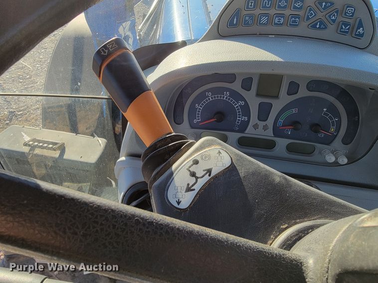 image for item IX9574 2014 New Holland T7.220  MFWD tractor