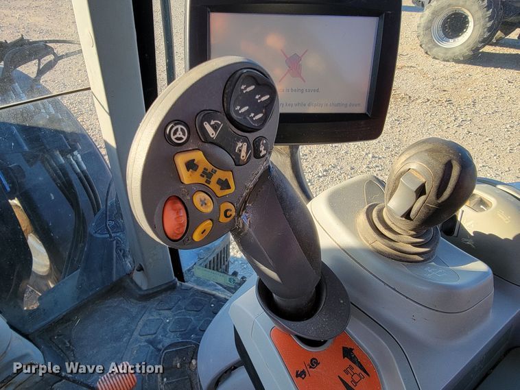 image for item IX9574 2014 New Holland T7.220  MFWD tractor