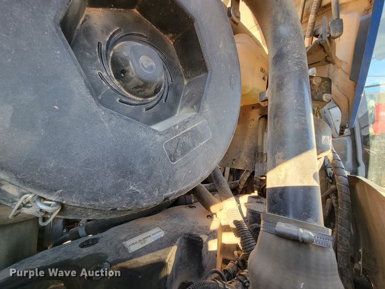 image for item IX9574 2014 New Holland T7.220  MFWD tractor