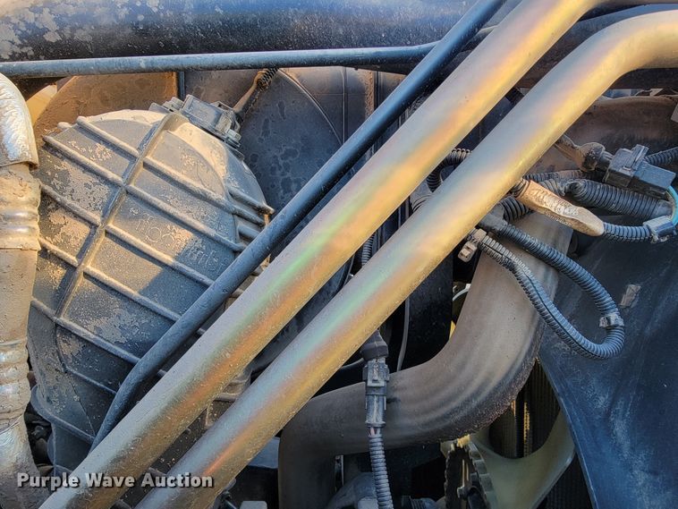 image for item IX9574 2014 New Holland T7.220  MFWD tractor