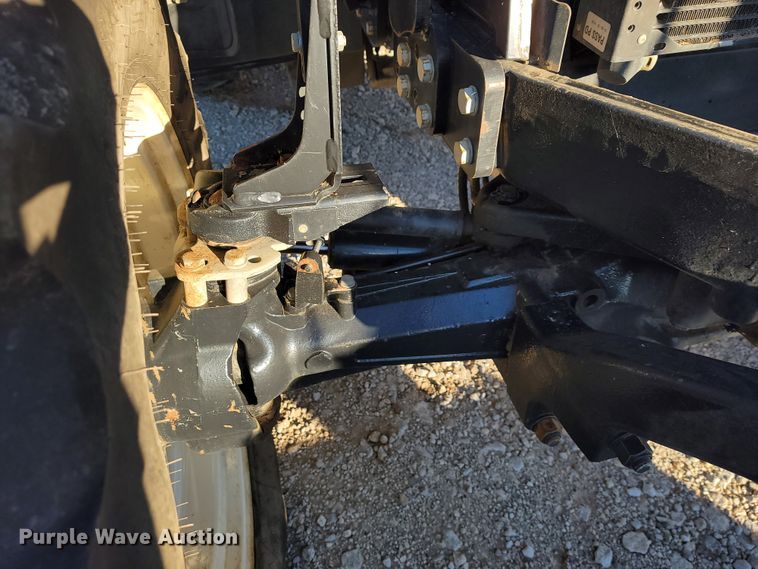 image for item IX9574 2014 New Holland T7.220  MFWD tractor