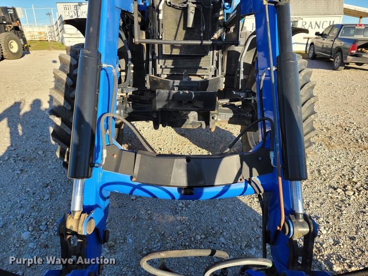 image for item IX9574 2014 New Holland T7.220  MFWD tractor