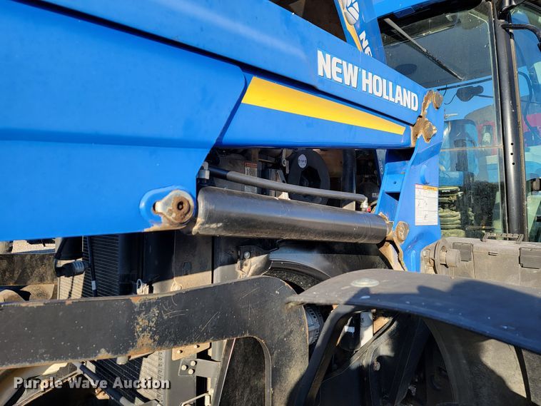 image for item IX9574 2014 New Holland T7.220  MFWD tractor