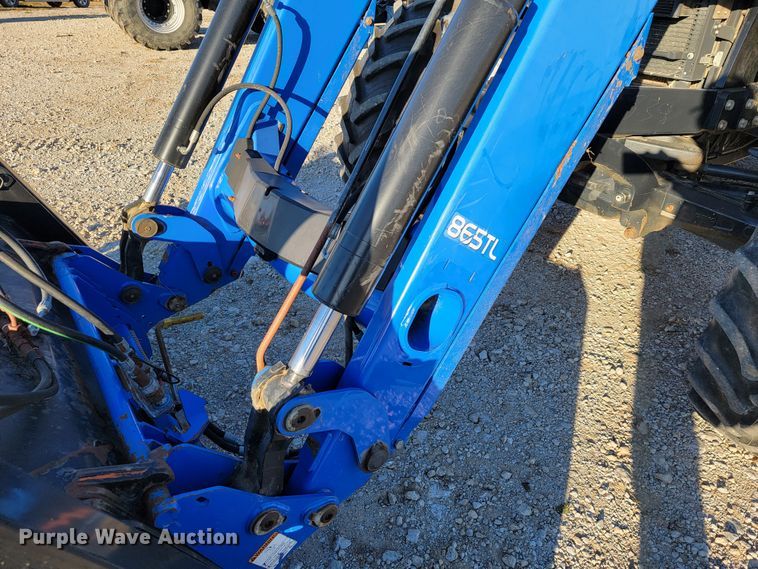 image for item IX9574 2014 New Holland T7.220  MFWD tractor