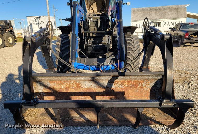 image for item IX9574 2014 New Holland T7.220  MFWD tractor