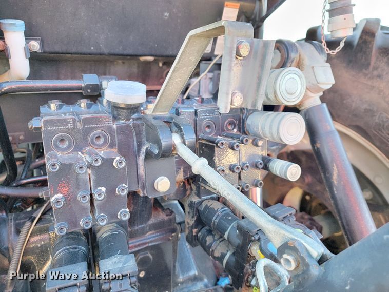 image for item IX9574 2014 New Holland T7.220  MFWD tractor