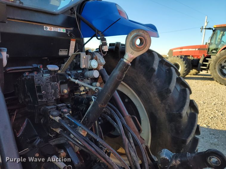 image for item IX9574 2014 New Holland T7.220  MFWD tractor