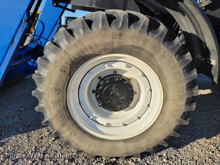 image for item IX9574 2014 New Holland T7.220  MFWD tractor