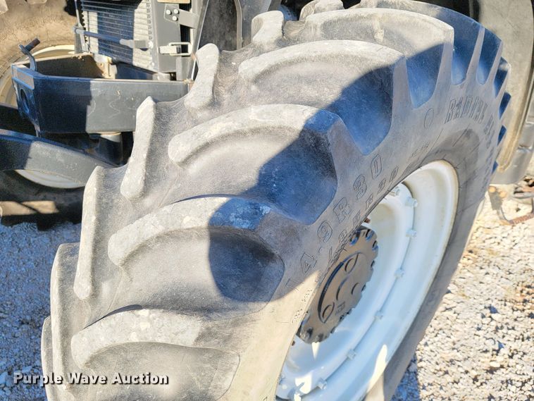 image for item IX9574 2014 New Holland T7.220  MFWD tractor