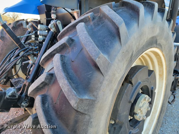image for item IX9574 2014 New Holland T7.220  MFWD tractor