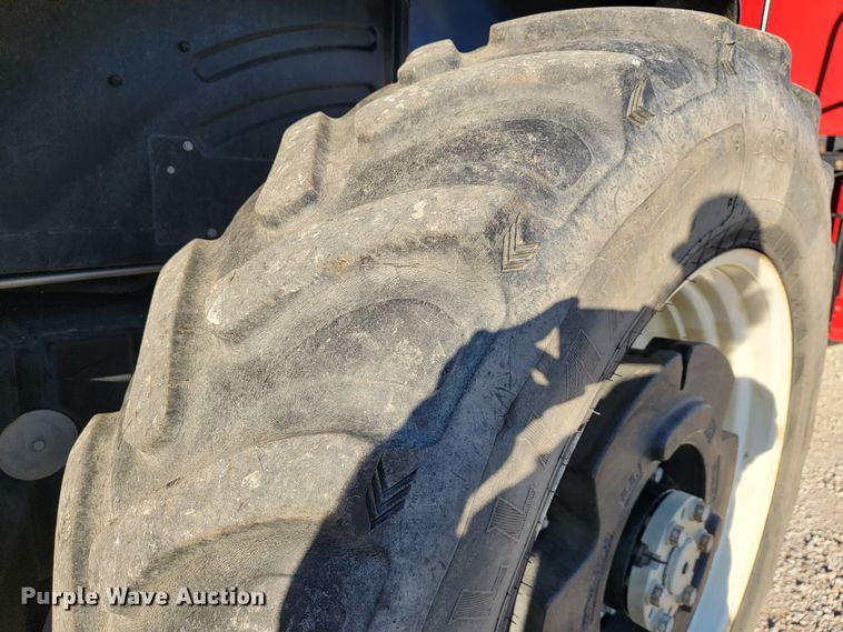 image for item IX9574 2014 New Holland T7.220  MFWD tractor