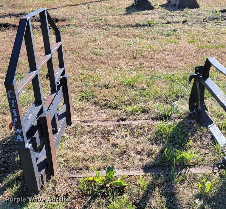 image for item IX9574 2014 New Holland T7.220  MFWD tractor