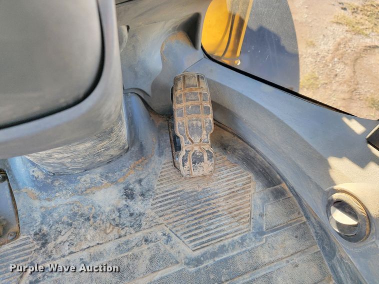 image for item IX9576 2016 Caterpillar 926M  high lift wheel loader