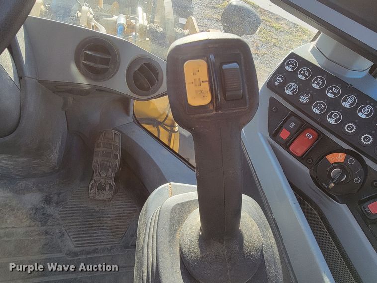 image for item IX9576 2016 Caterpillar 926M  high lift wheel loader