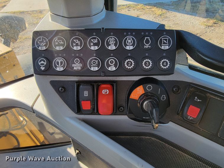 image for item IX9576 2016 Caterpillar 926M  high lift wheel loader