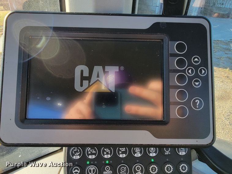 image for item IX9576 2016 Caterpillar 926M  high lift wheel loader