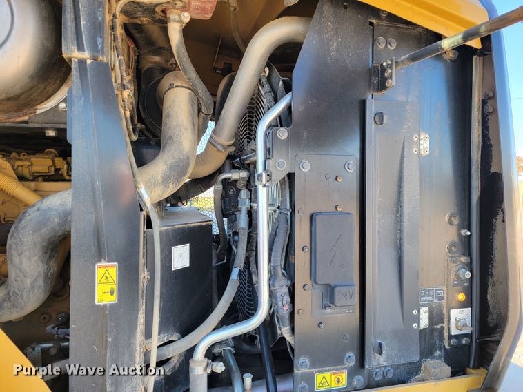 image for item IX9576 2016 Caterpillar 926M  high lift wheel loader