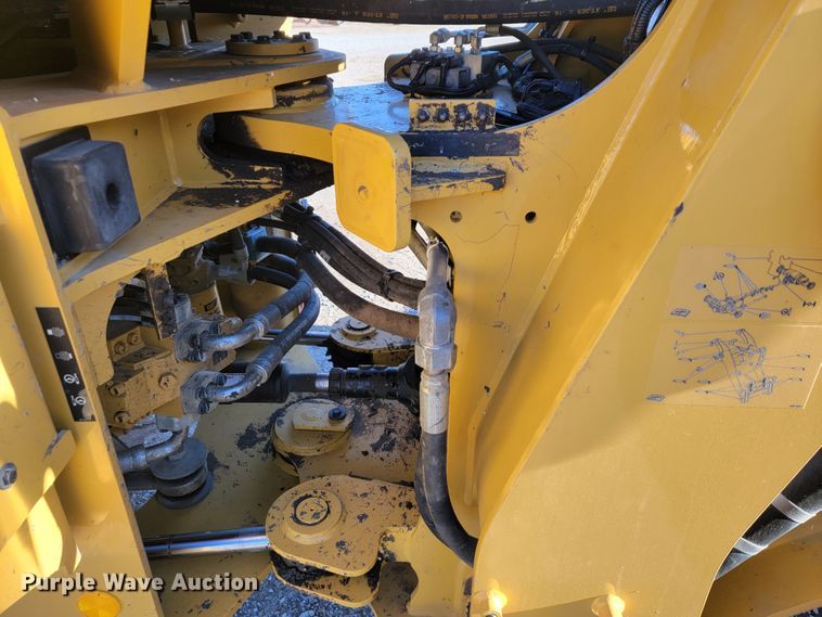 image for item IX9576 2016 Caterpillar 926M  high lift wheel loader