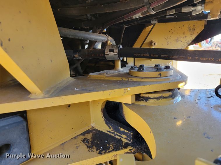 image for item IX9576 2016 Caterpillar 926M  high lift wheel loader
