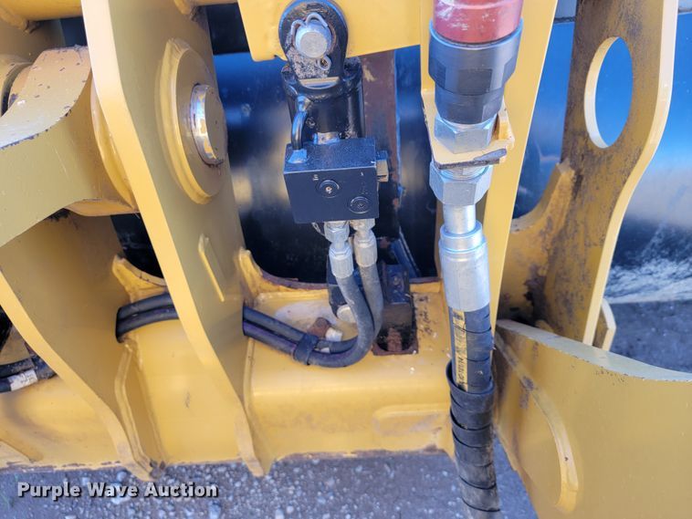 image for item IX9576 2016 Caterpillar 926M  high lift wheel loader