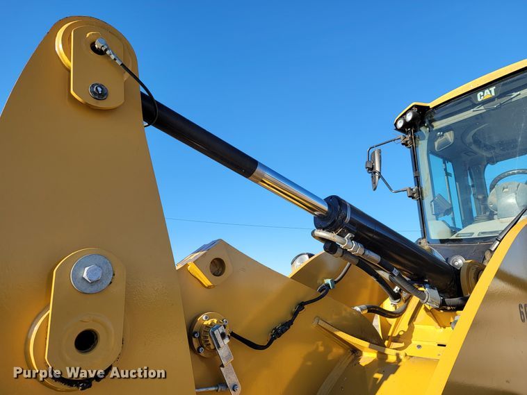 image for item IX9576 2016 Caterpillar 926M  high lift wheel loader