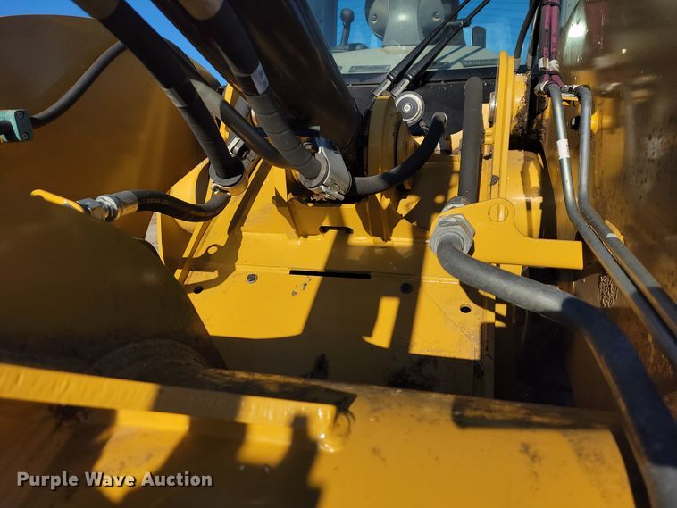 image for item IX9576 2016 Caterpillar 926M  high lift wheel loader