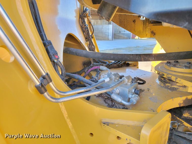 image for item IX9576 2016 Caterpillar 926M  high lift wheel loader