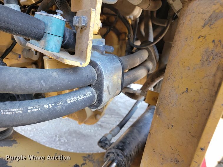 image for item IX9576 2016 Caterpillar 926M  high lift wheel loader