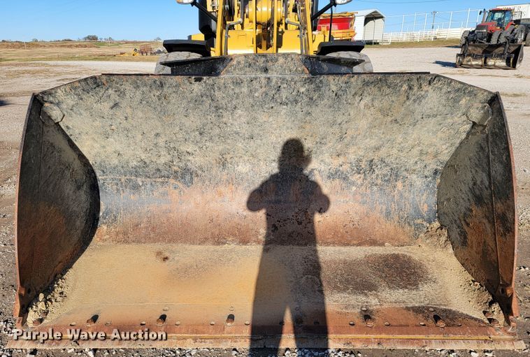 image for item IX9576 2016 Caterpillar 926M  high lift wheel loader