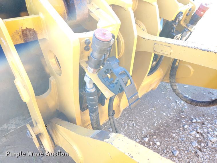 image for item IX9576 2016 Caterpillar 926M  high lift wheel loader