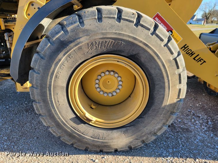 image for item IX9576 2016 Caterpillar 926M  high lift wheel loader