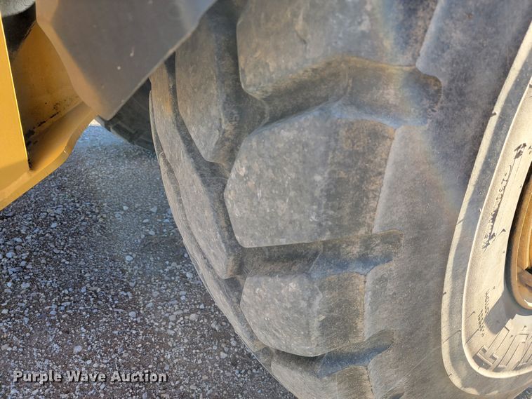 image for item IX9576 2016 Caterpillar 926M  high lift wheel loader