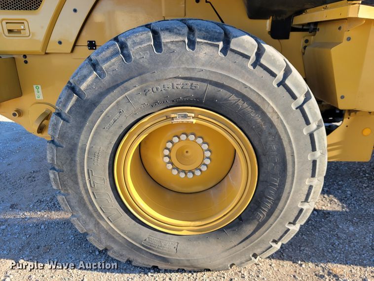 image for item IX9576 2016 Caterpillar 926M  high lift wheel loader